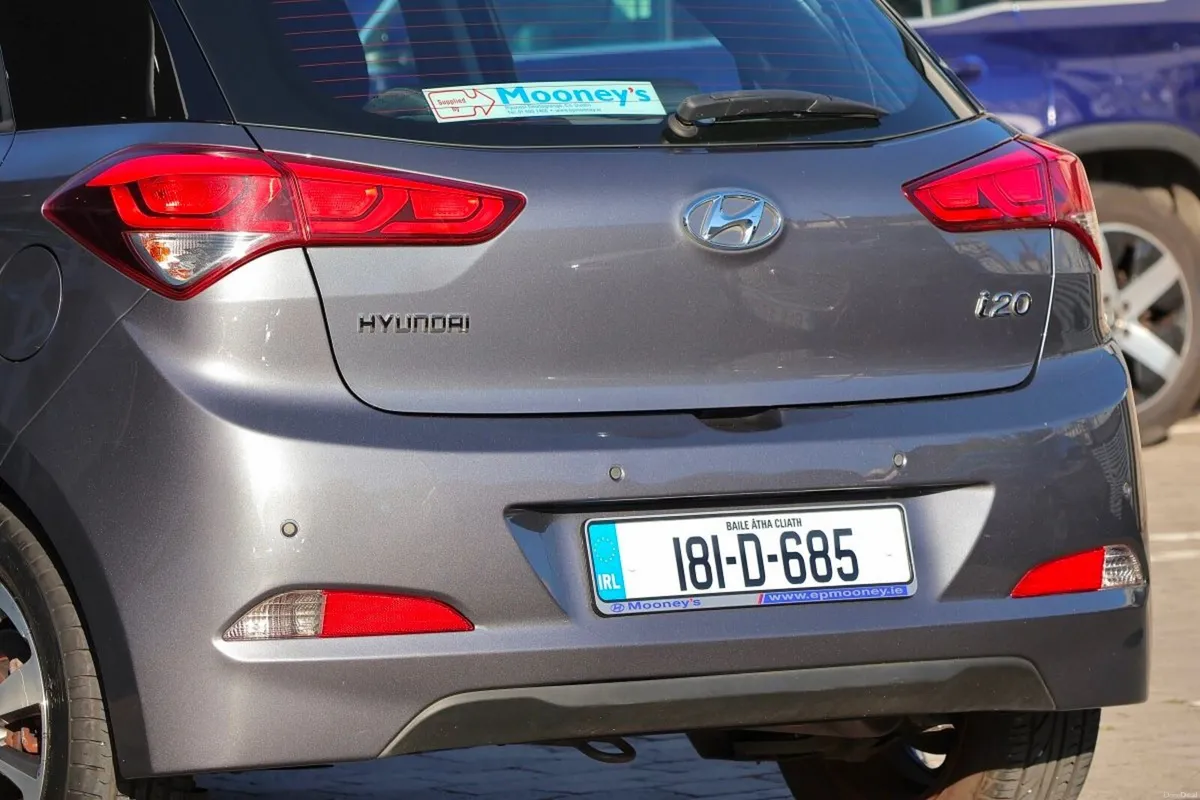 Hyundai i20 1.2 Deluxe, 1 owner , low mileage - Image 4