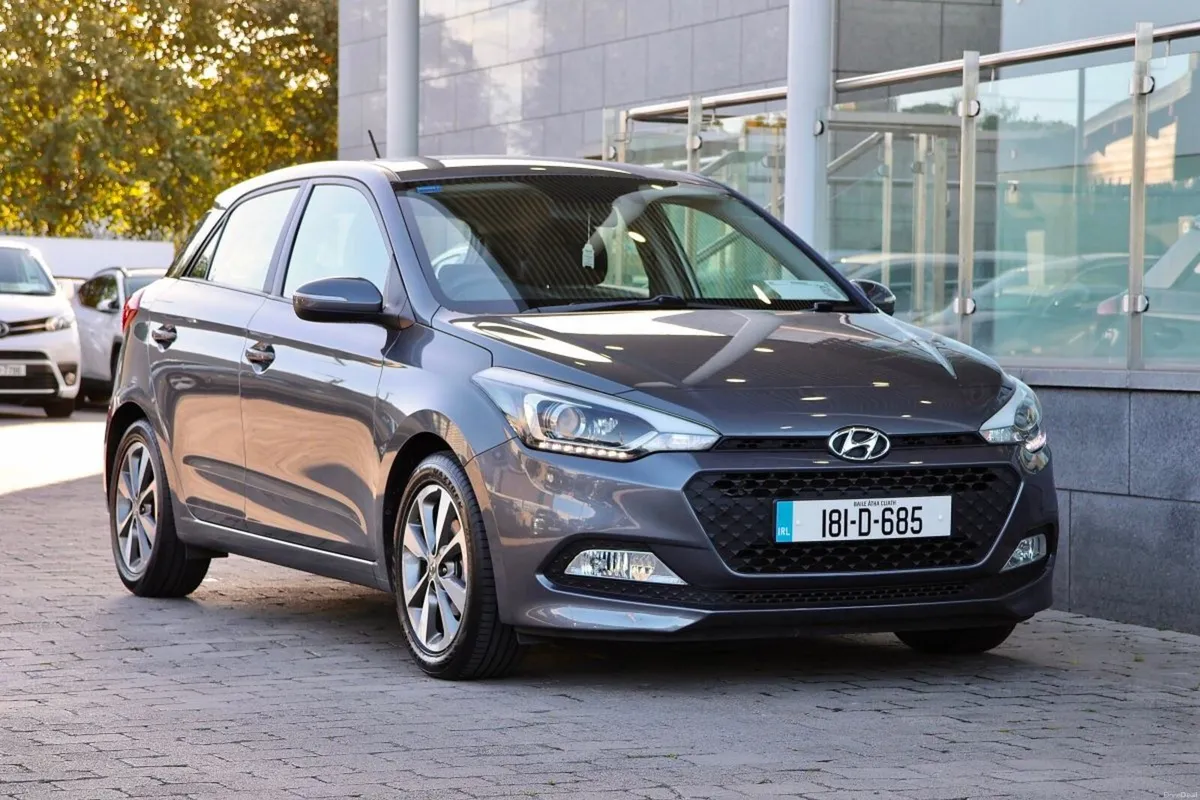 Hyundai i20 1.2 Deluxe, 1 owner , low mileage - Image 5