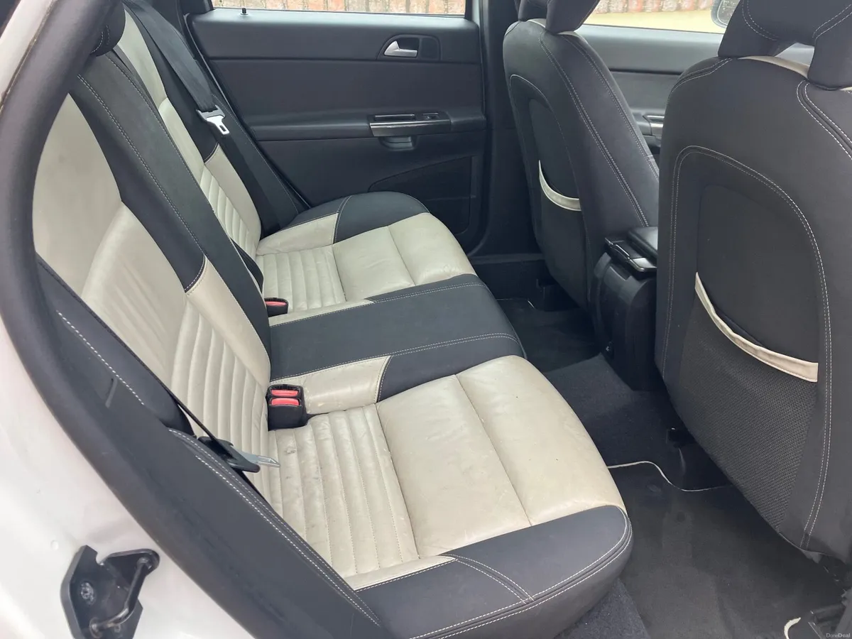 Volvo S40 2011 - Image 3