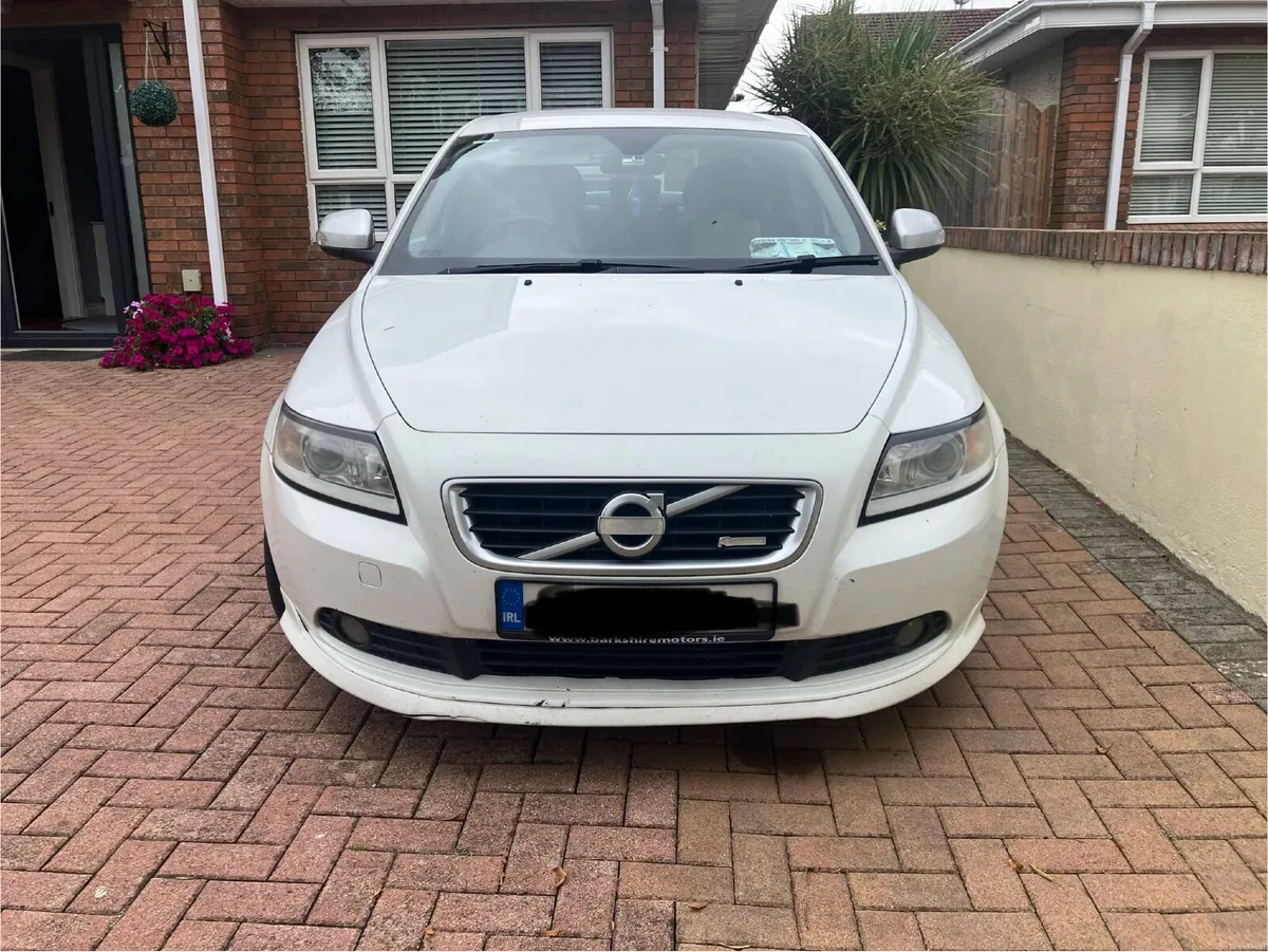 Volvo S40 2011 - Image 2
