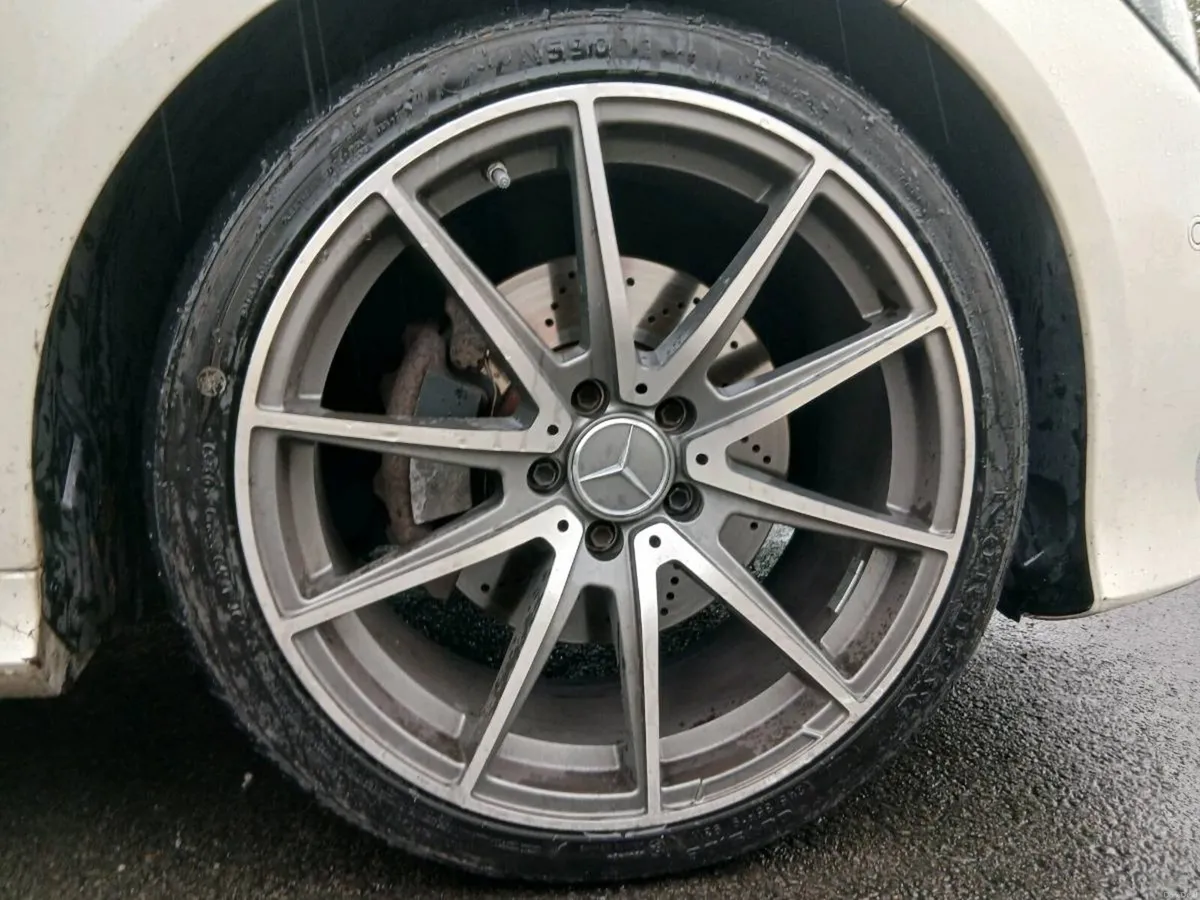Mercedes E220 - Image 3