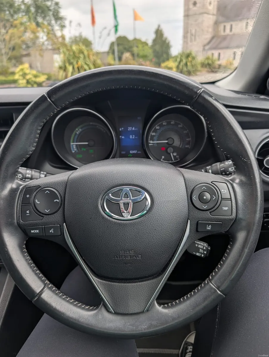 Toyota Auris (2 years NCT & 6 mths tax) - Image 2