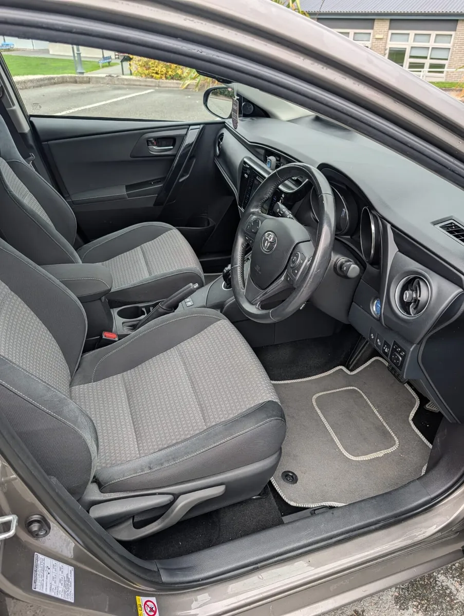 Toyota Auris (2 years NCT & 6 mths tax) - Image 4
