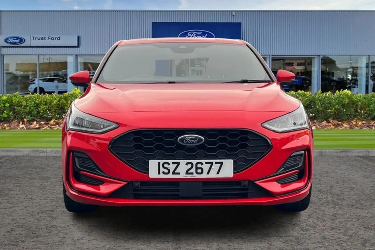 Ford Focus 1.0T EcoBoost MHEV ST-Line Hatchback 5d - Image 6