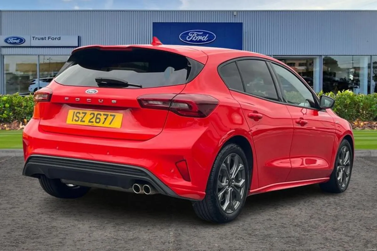 Ford Focus 1.0T EcoBoost MHEV ST-Line Hatchback 5d - Image 4
