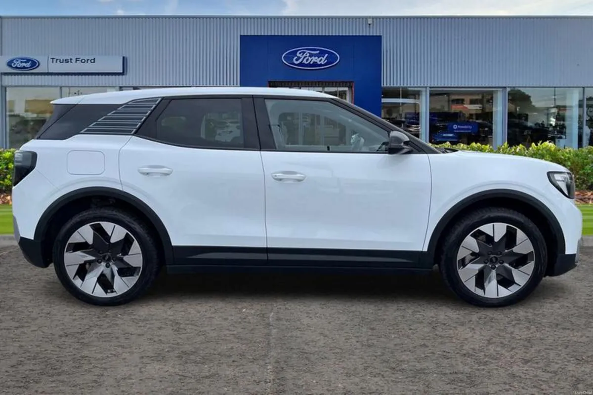 Ford Explorer Extended Range 79kWh Premium SUV 5dr - Image 3
