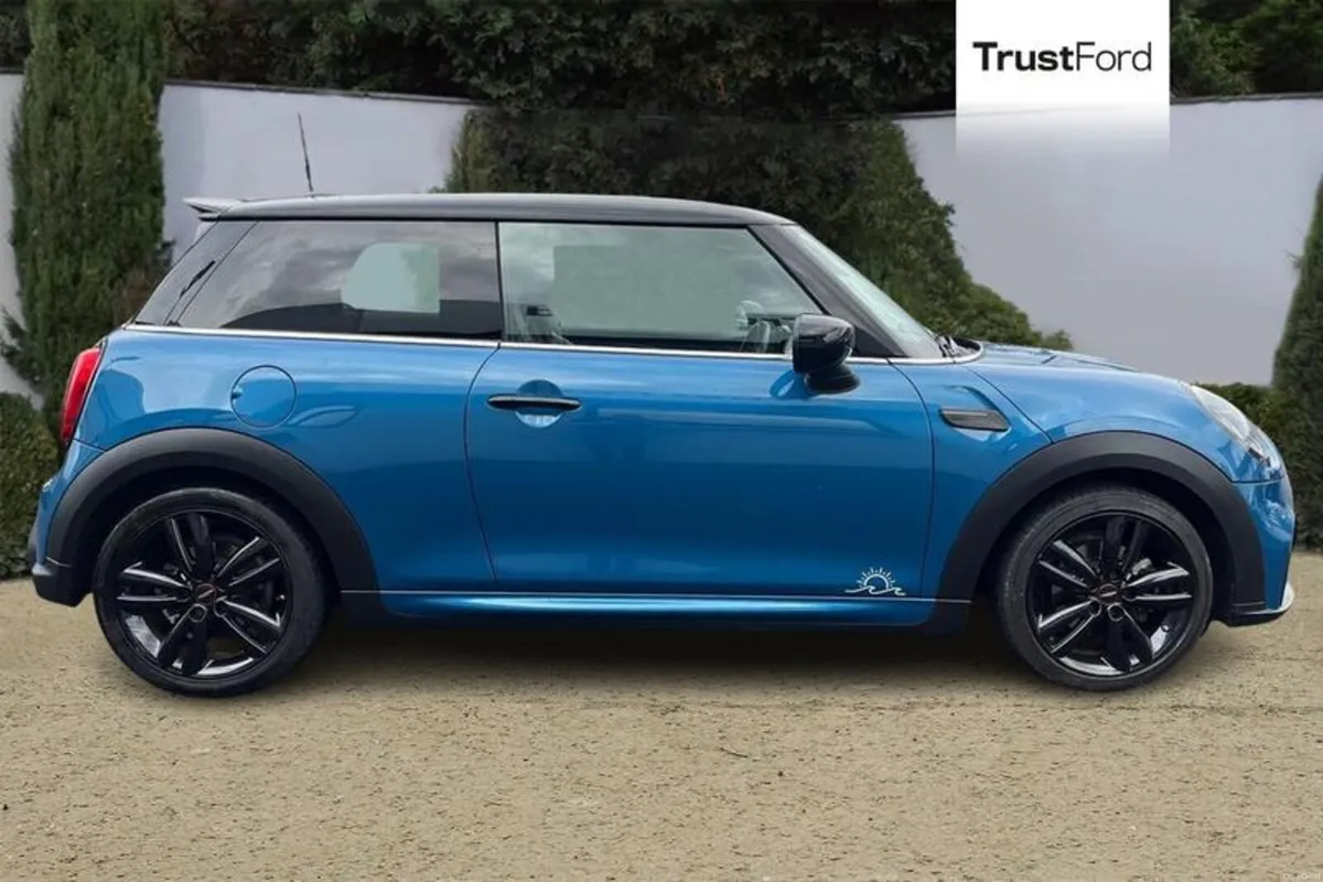 Mini Cooper 1.5 Cooper Sport 3dr - Image 3