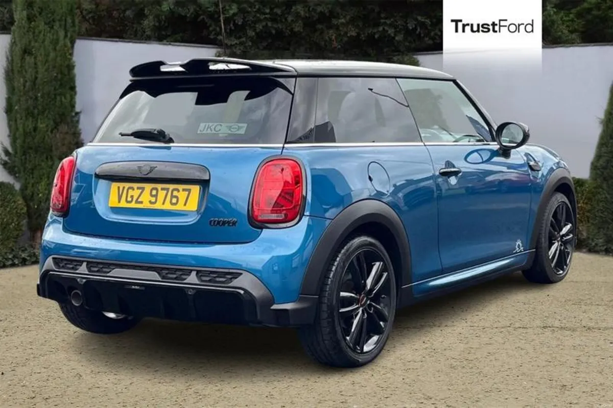 Mini Cooper 1.5 Cooper Sport 3dr - Image 4
