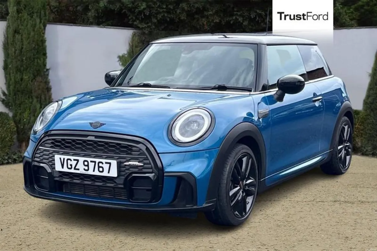 Mini Cooper 1.5 Cooper Sport 3dr - Image 5