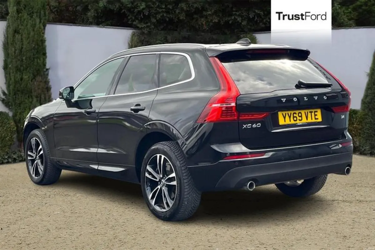 Volvo XC60 2.0 T4 190 Edition 5dr Geartronic - Image 2
