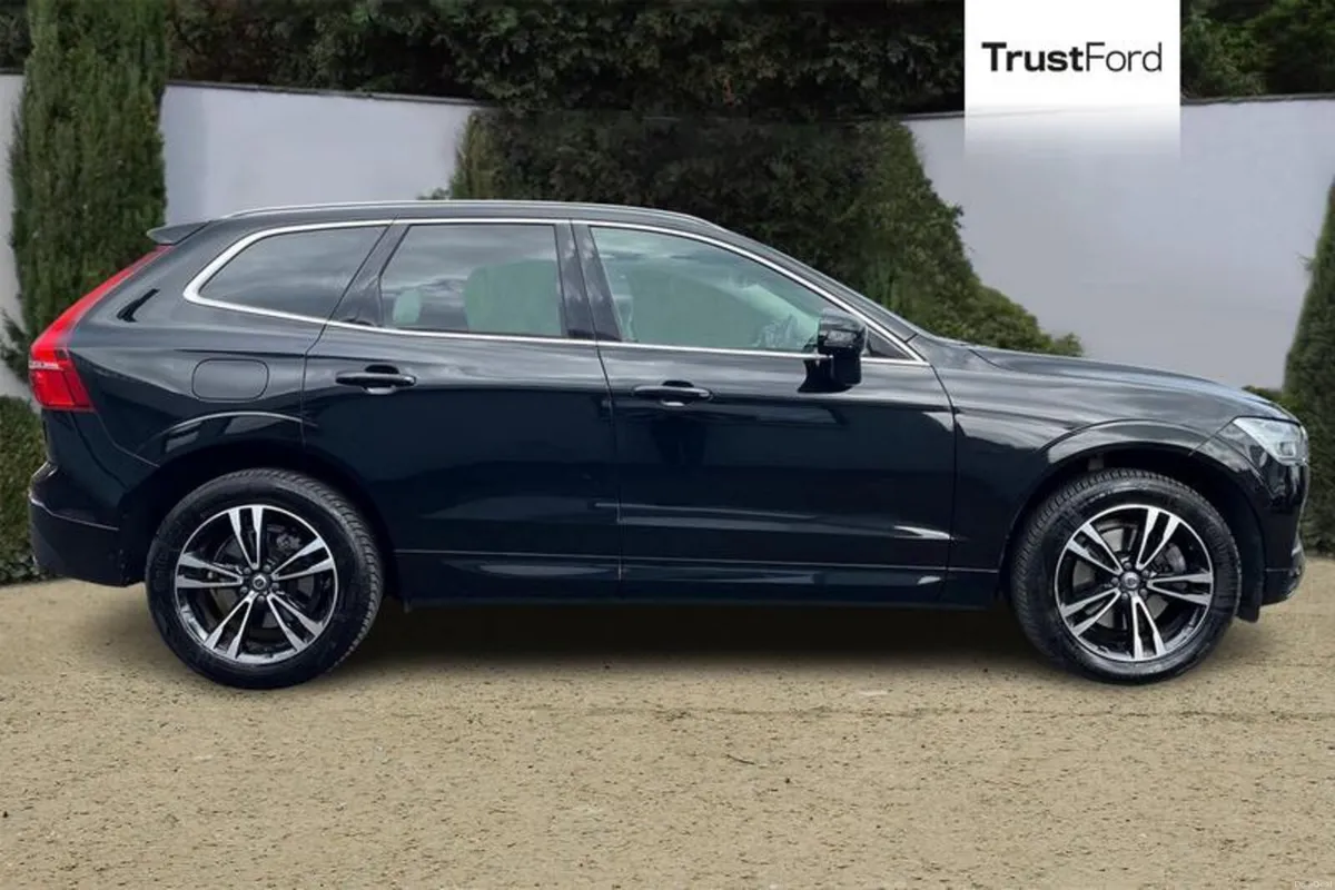 Volvo XC60 2.0 T4 190 Edition 5dr Geartronic - Image 3