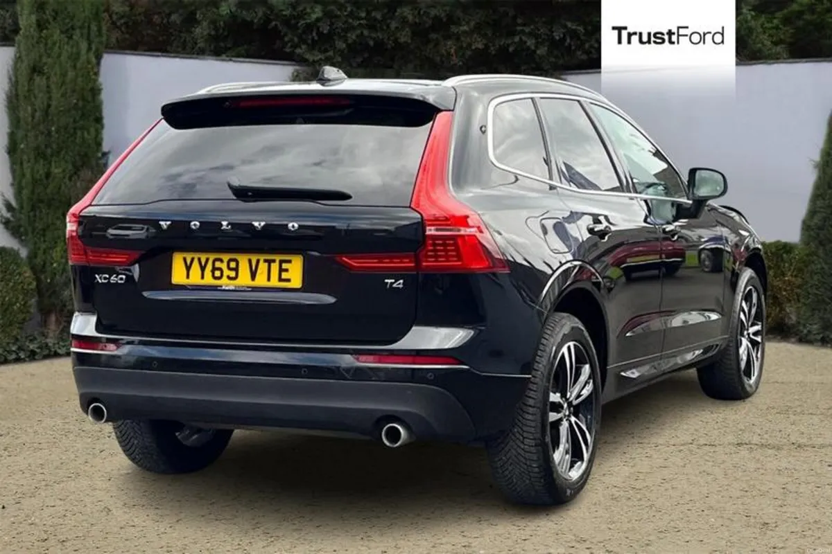 Volvo XC60 2.0 T4 190 Edition 5dr Geartronic - Image 4