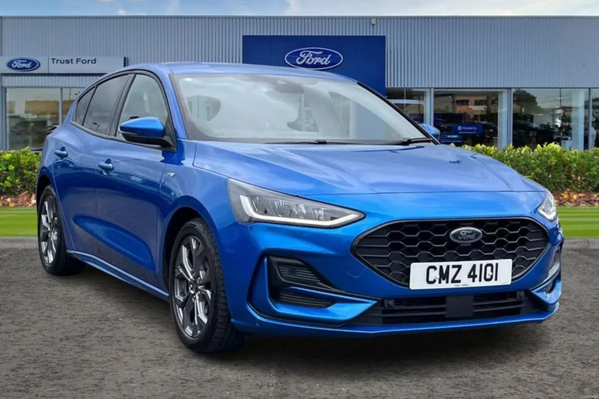 Ford Focus 1.0 EcoBoost ST-Line 5dr - DUAL ZONE CL - Image 1