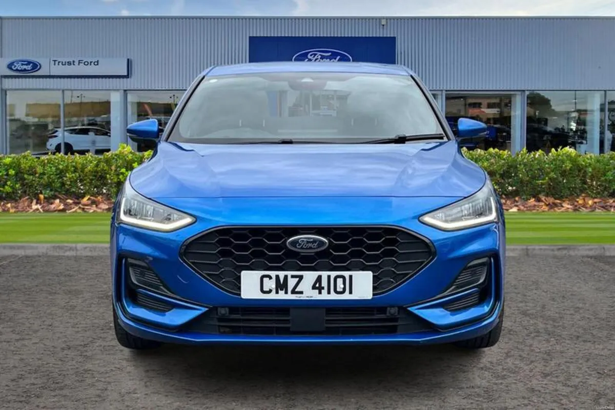 Ford Focus 1.0 EcoBoost ST-Line 5dr - DUAL ZONE CL - Image 6