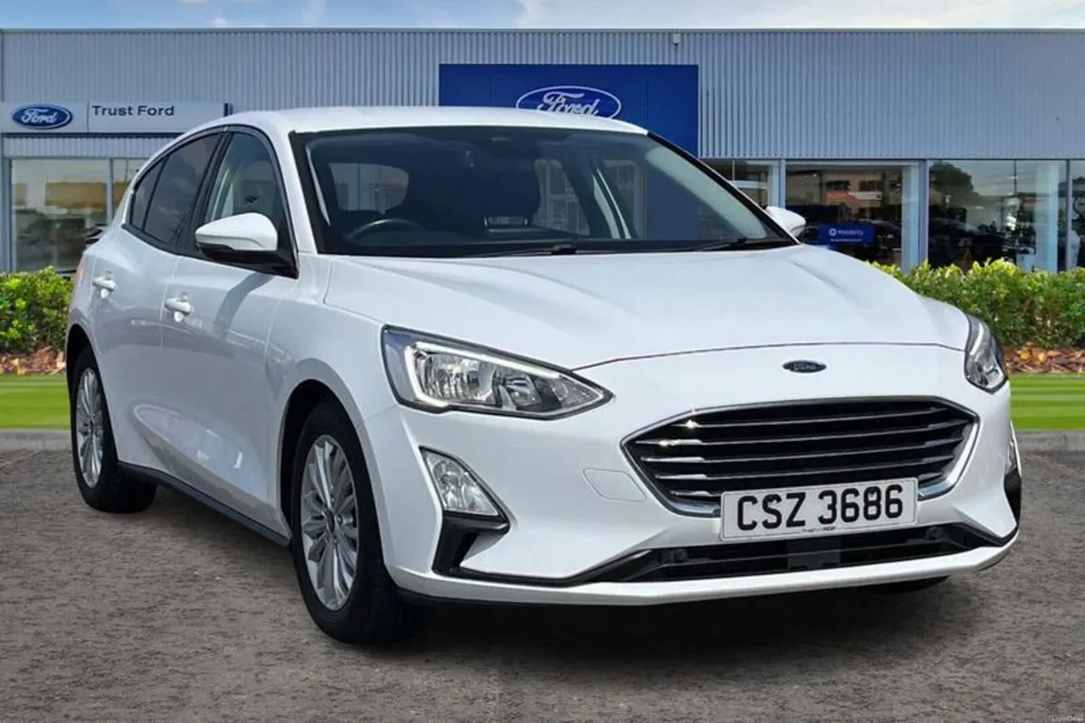 Ford Focus 1.0 EcoBoost 125 Titanium 5dr - FRONT & - Image 1