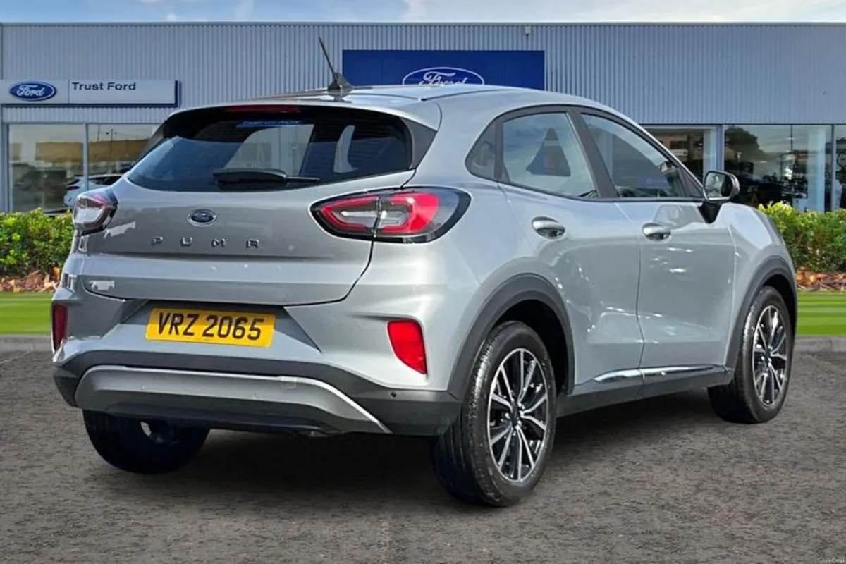 Ford Puma 1.0 EcoBoost Hybrid mHEV Titanium 5dr DC - Image 4
