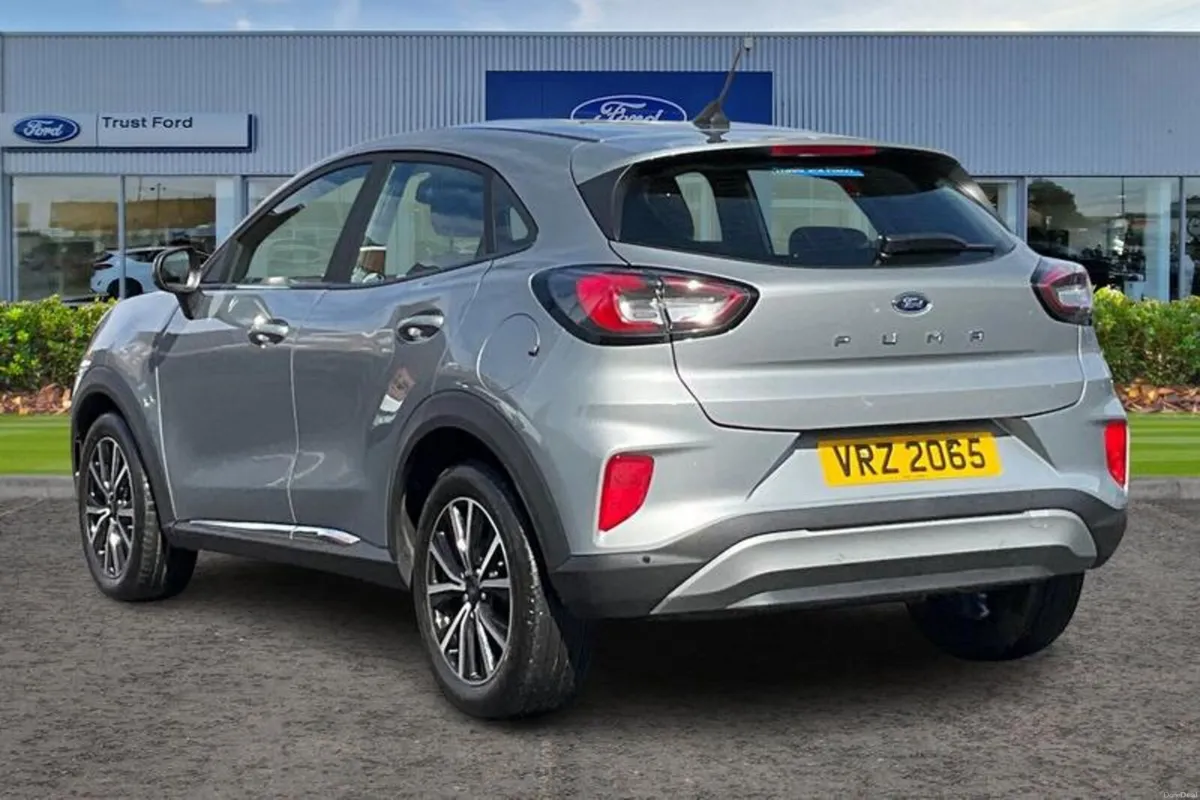 Ford Puma 1.0 EcoBoost Hybrid mHEV Titanium 5dr DC - Image 2