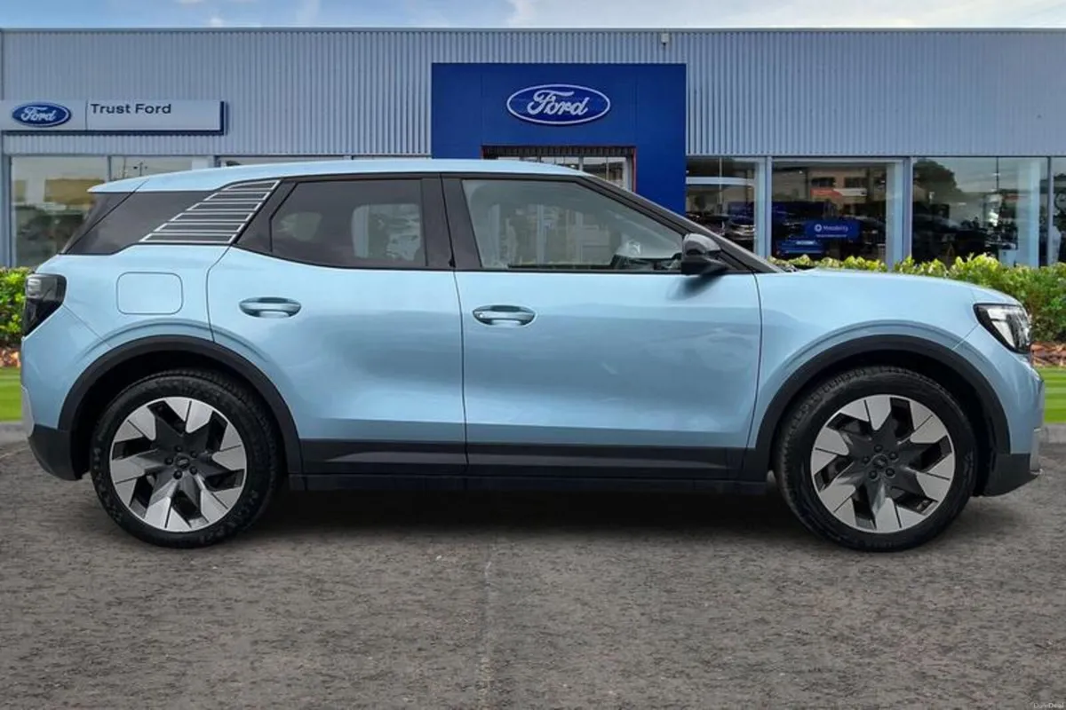 Ford Explorer Extended Range 79kWh Premium SUV 5dr - Image 3