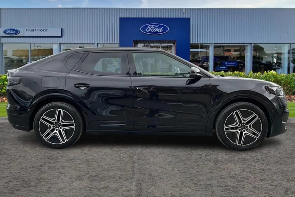 Ford Capri Extended Range 79kWh Premium SUV 5dr El - Image 3