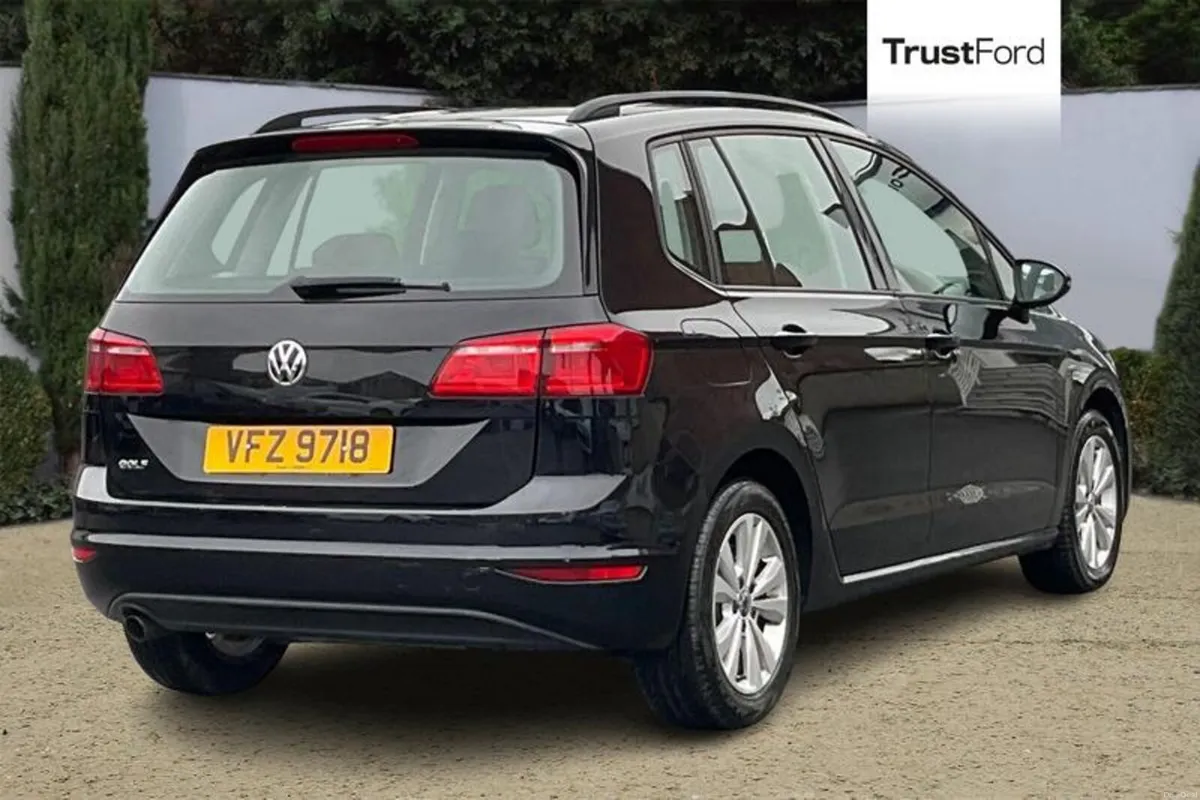 Volkswagen Golf SV 1.6 TDI 110 SE 5dr - Image 4