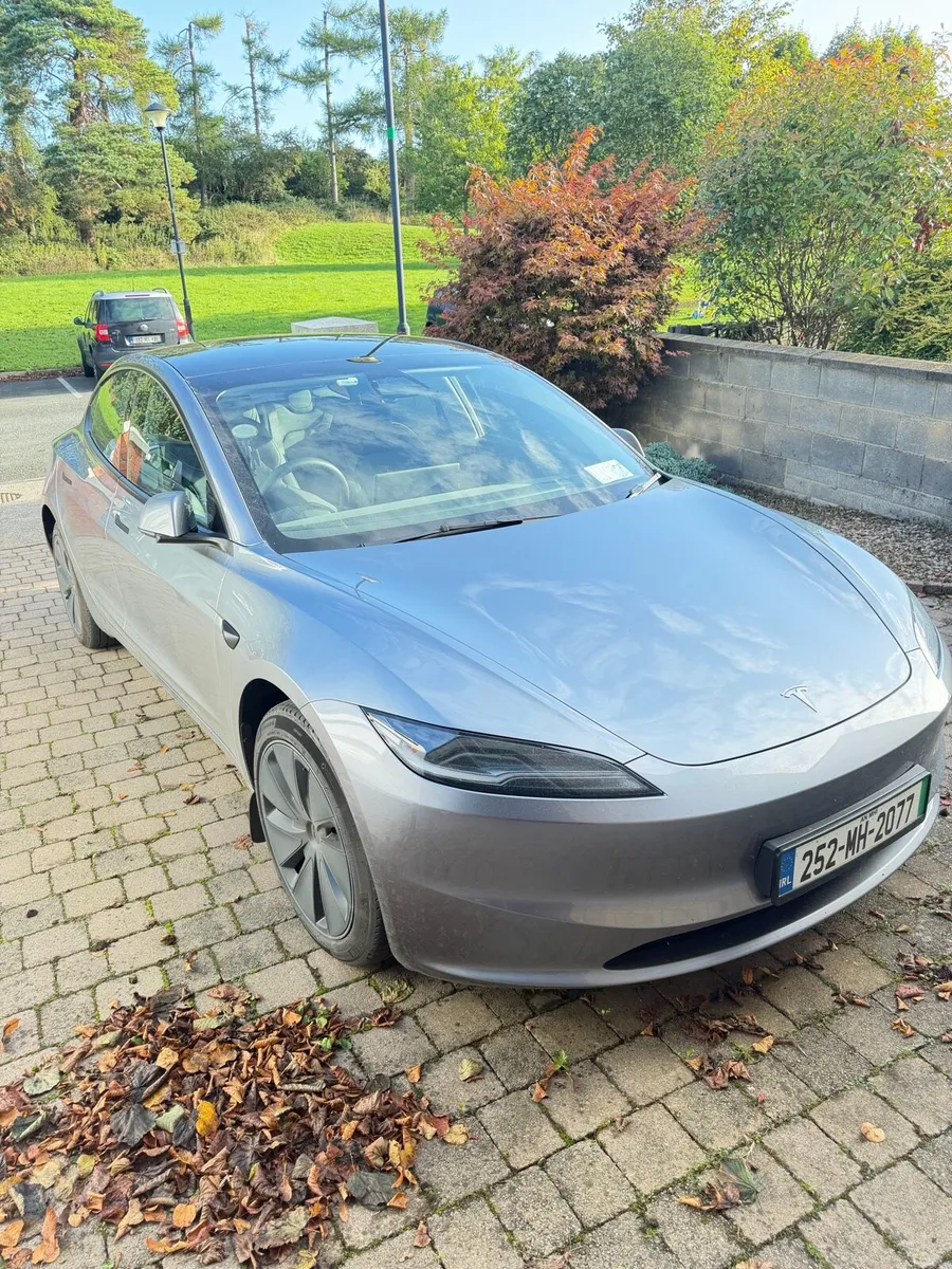 2025 Tesla Model 3 Long RangeRWD Quicksilver 28kkm - Image 1