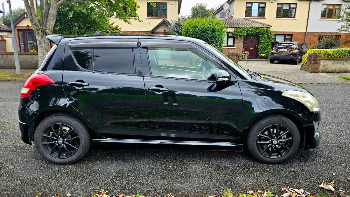 Suzuki Swift RS Automatic 2015 - Image 2