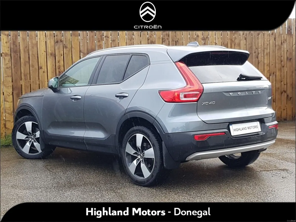Volvo XC40 D4 AWD AUTO MOMENTUM PRO - Image 3