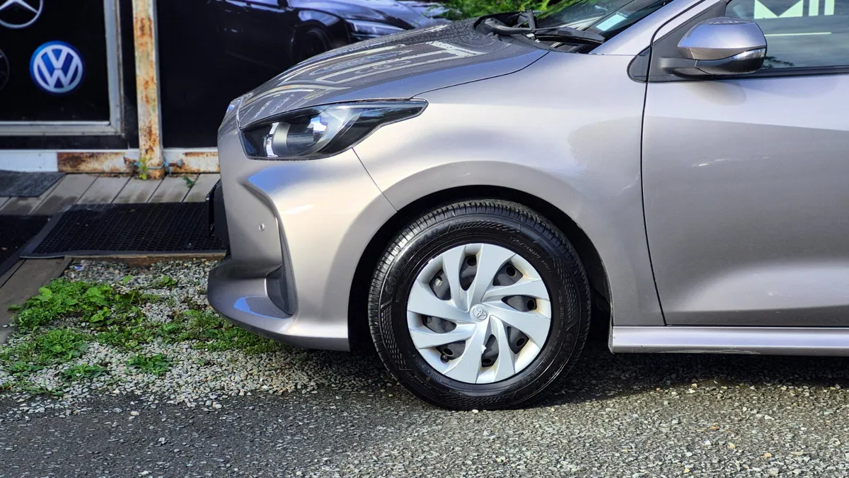 Toyota Yaris 1.5 Hybrid Automatic 2022 - Image 6