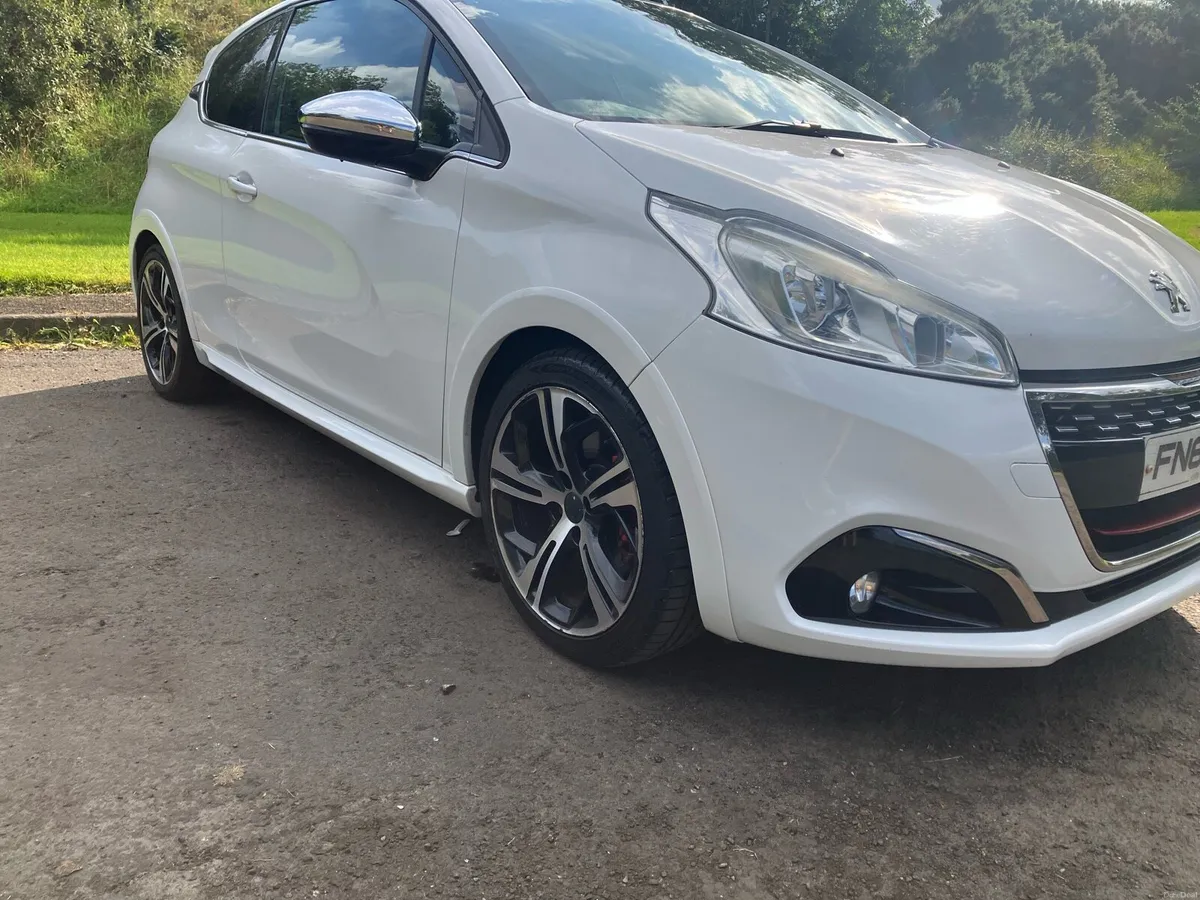 Peugeot 208 gti - Image 6
