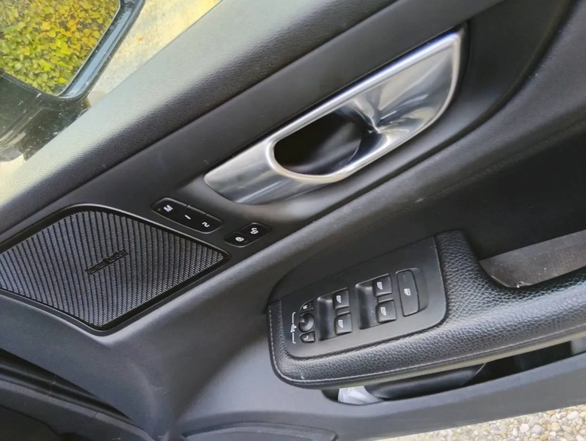 Volvo V60 2021 Cross Country - Image 6