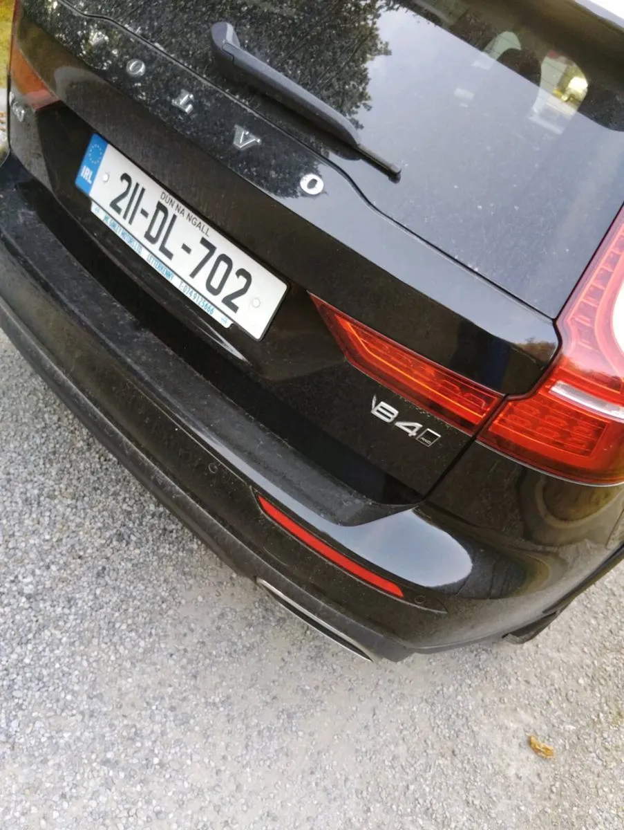 Volvo V60 2021 Cross Country - Image 4