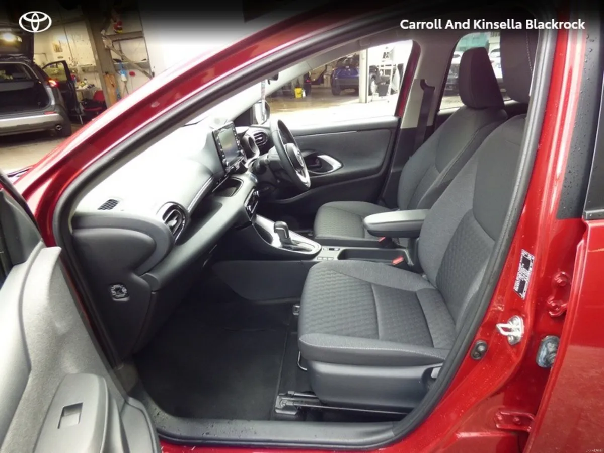 Toyota Yaris Hybrid Luna Sport - Image 6