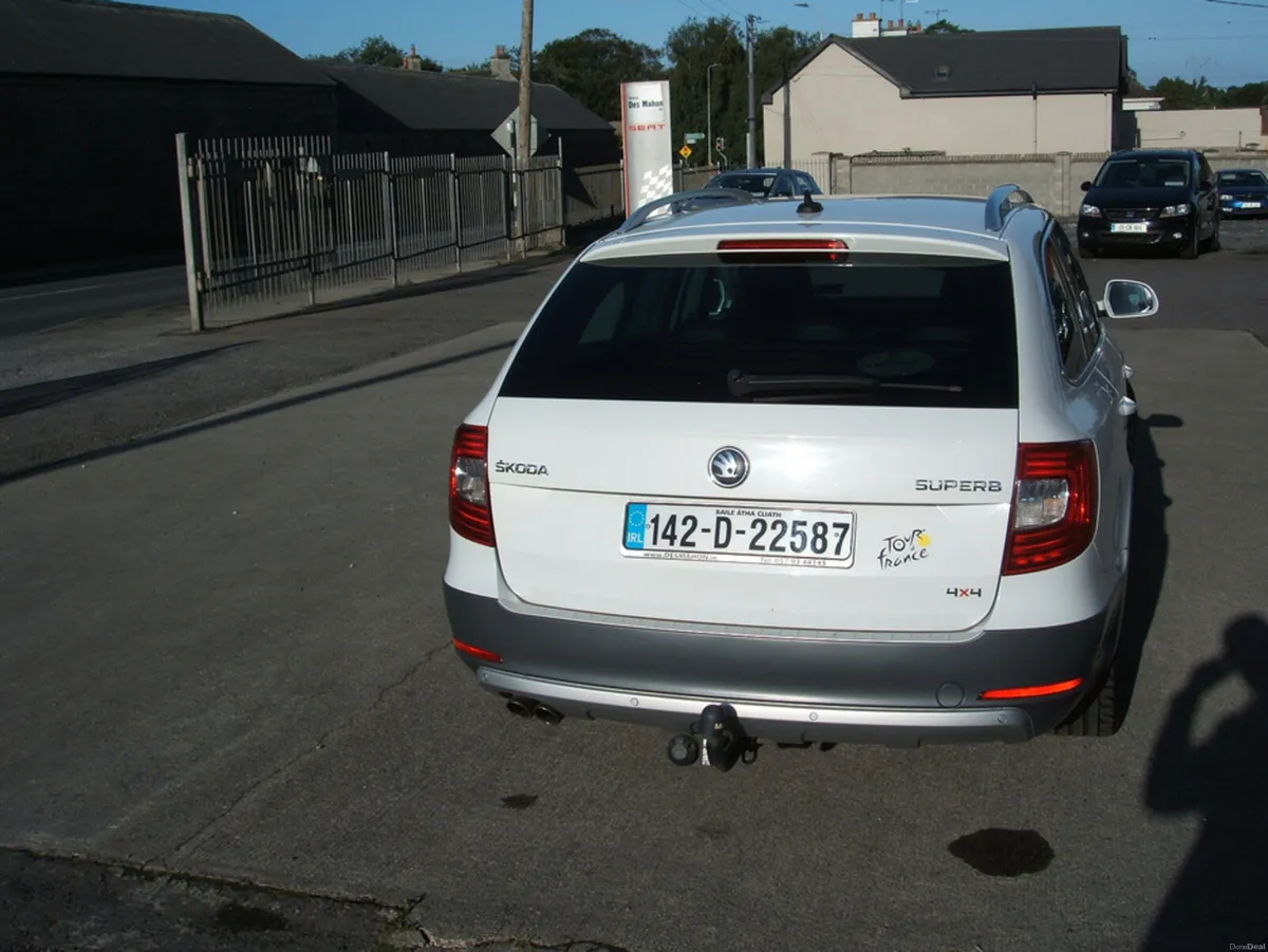 Skoda Superb 2.0 TDI CR 4X4 LE TOUR DE FRANCE - Image 3