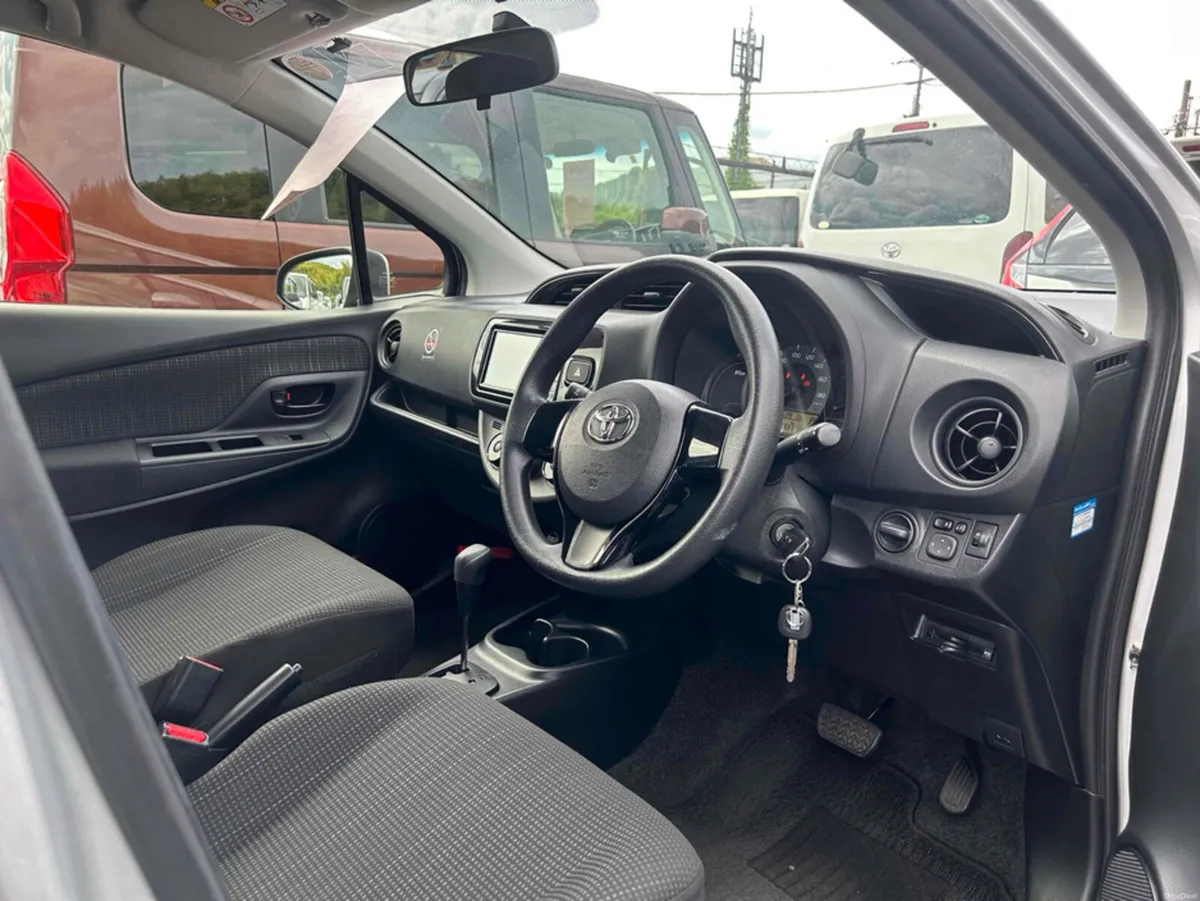 Toyota Vitz TOYOTA VITZ 1.0 AUTOMATIC - Image 3