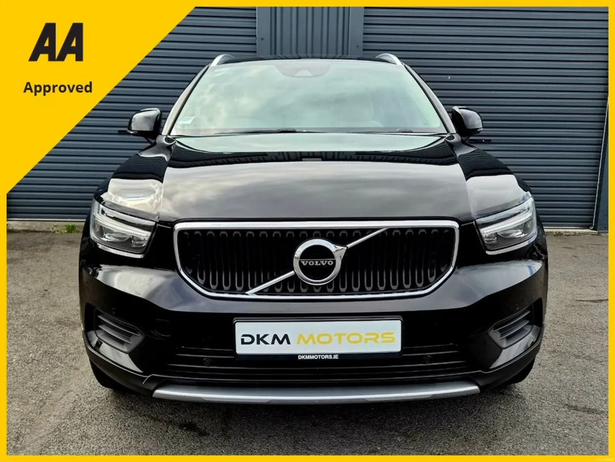 Volvo XC40 T2 MOMENTUM 5DR - Image 2