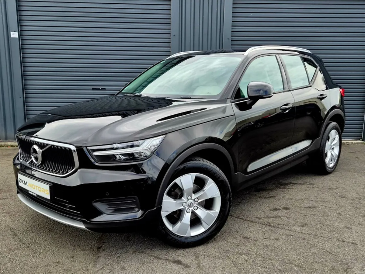 Volvo XC40 T2 MOMENTUM 5DR - Image 3