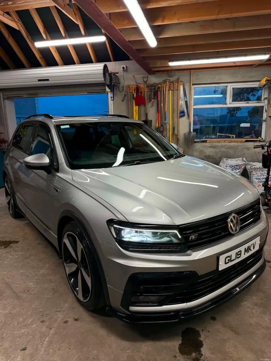 2019 Volkswagen tiguan r line - Image 2