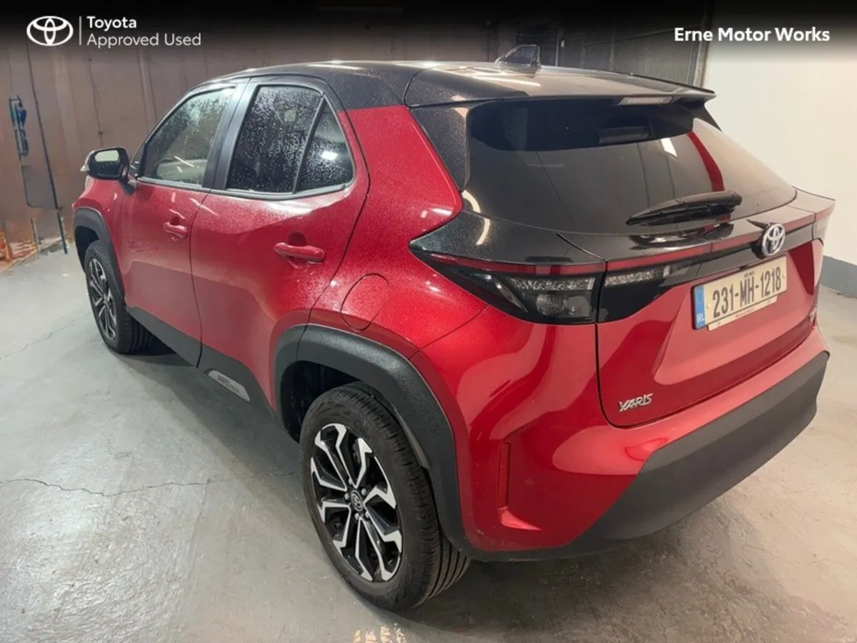 Toyota Yaris Cross YARIS CROSS LUNA SPORT - Image 3