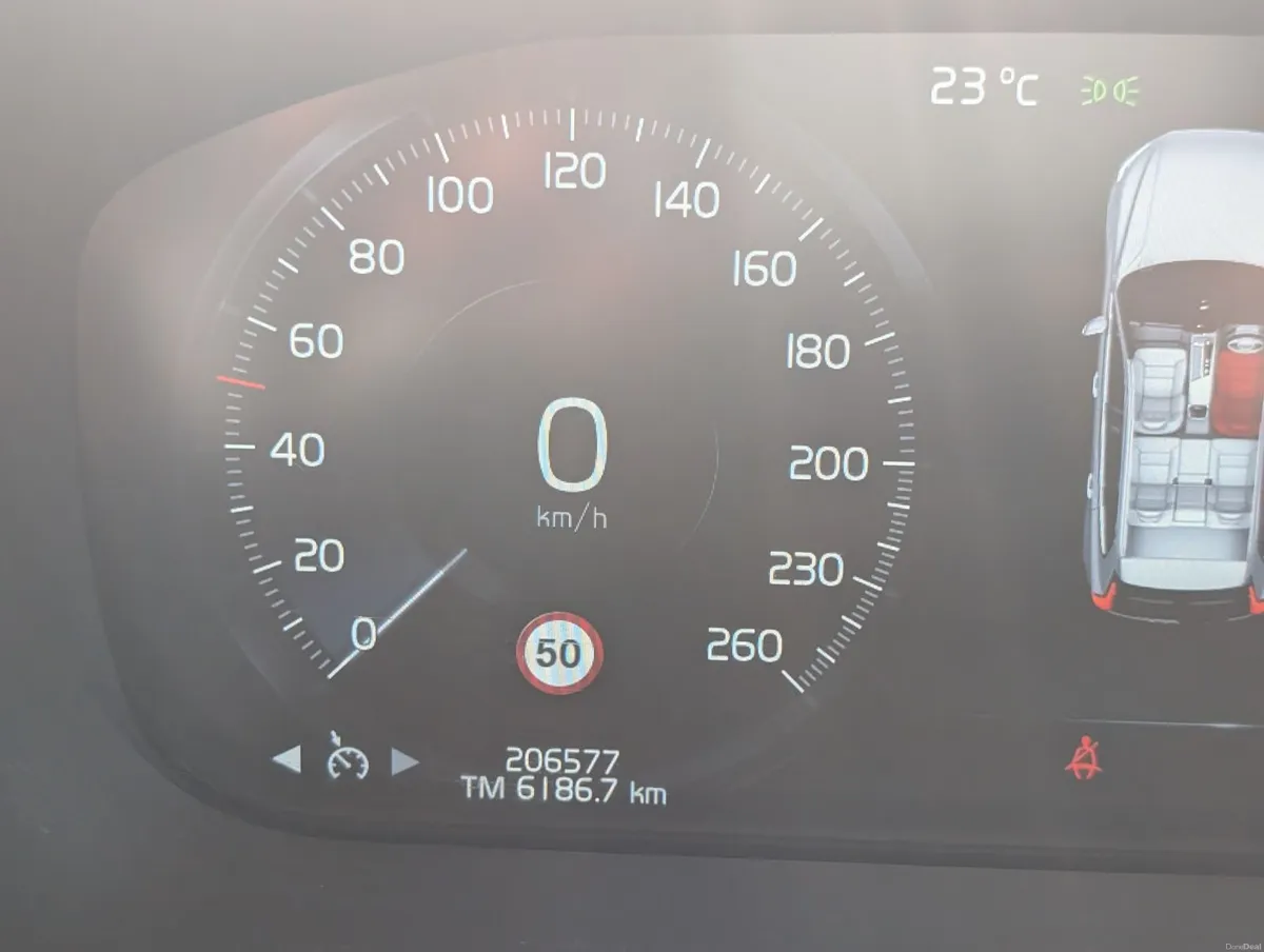 Volvo XC60 2019 - Image 2