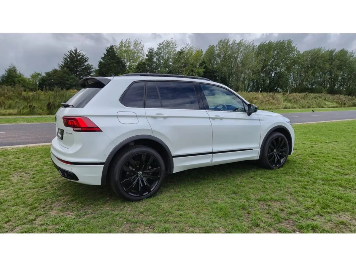 Volkswagen Tiguan BLACK EDITION TSI DSG - Image 3