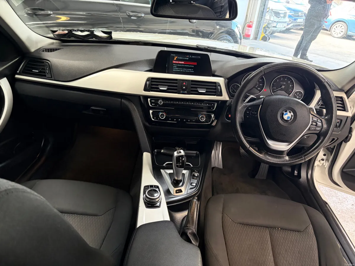 BMW 3-Series 2017. 330E  SE - Image 4