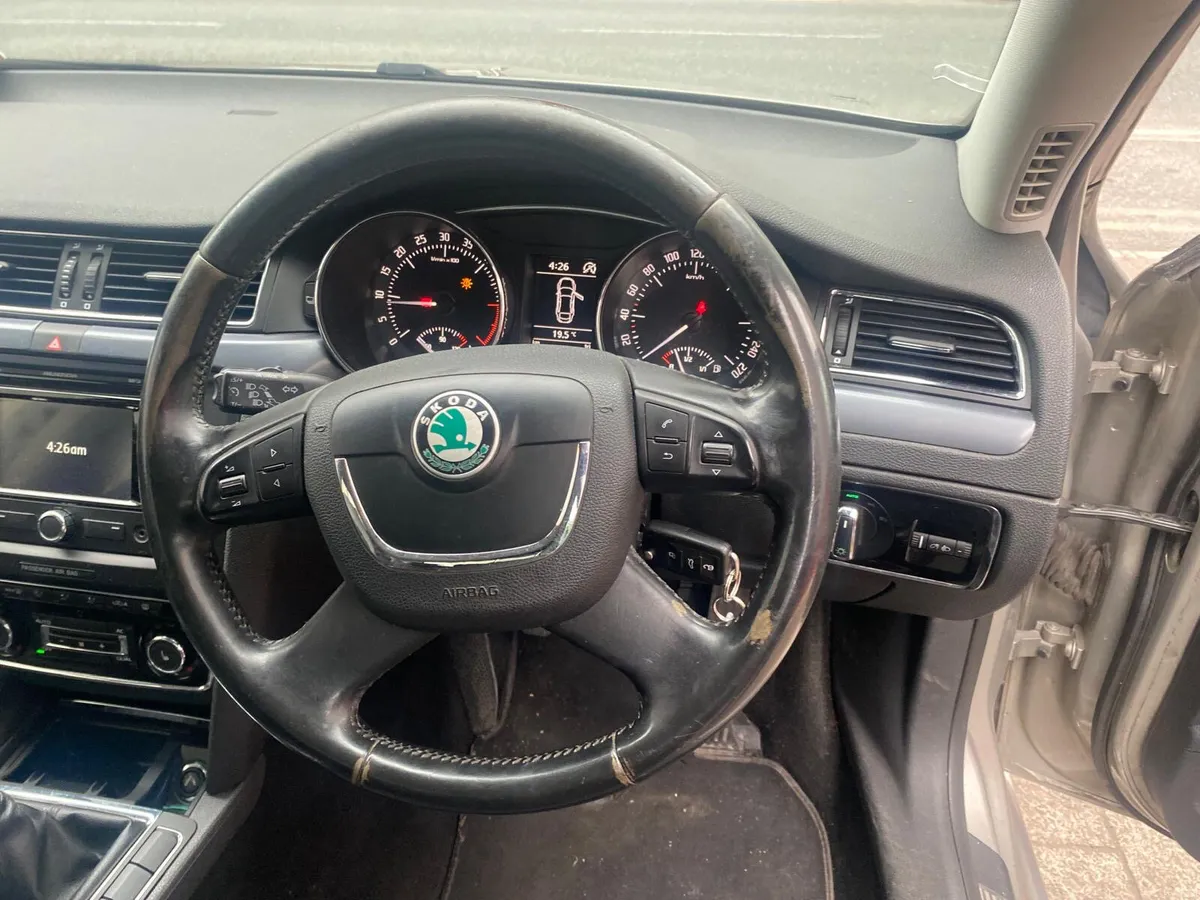 Skoda Superb 2013 - Image 3