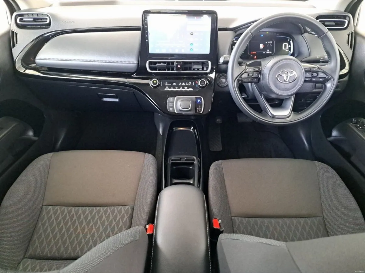 Toyota Aqua G HYBRID AUTO - Image 3