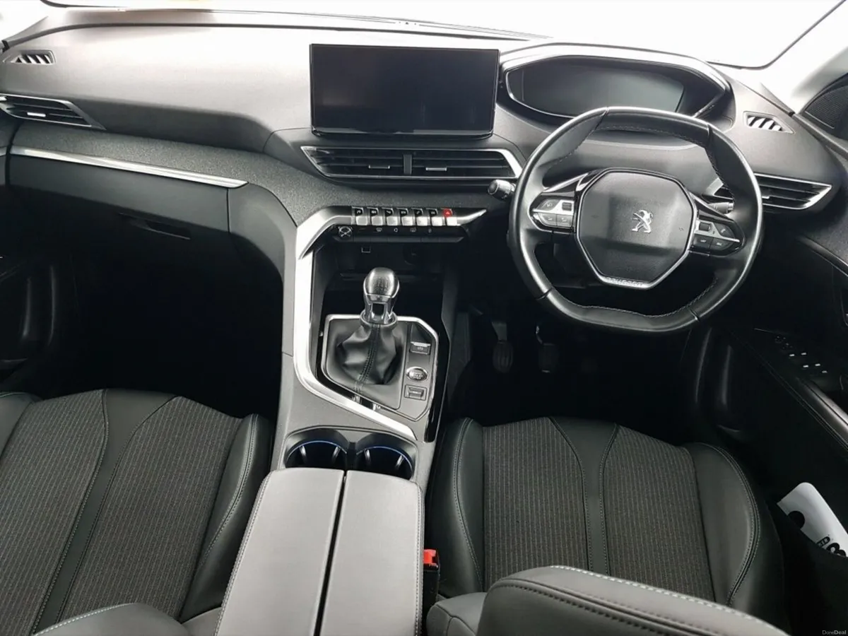 Peugeot 3008 1.2 PureTech 130bhp Allure - Image 3