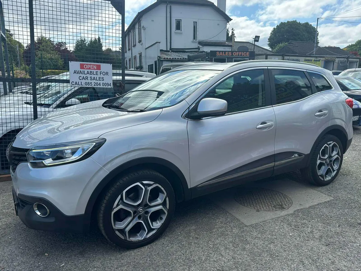2017 Renault Kadjar LOW MILEAGE - Image 2