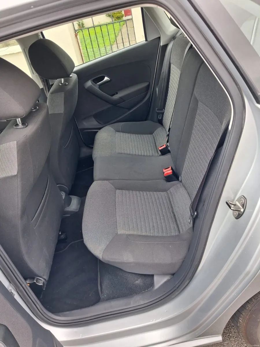 Volkswagen Polo 2012 - Image 2