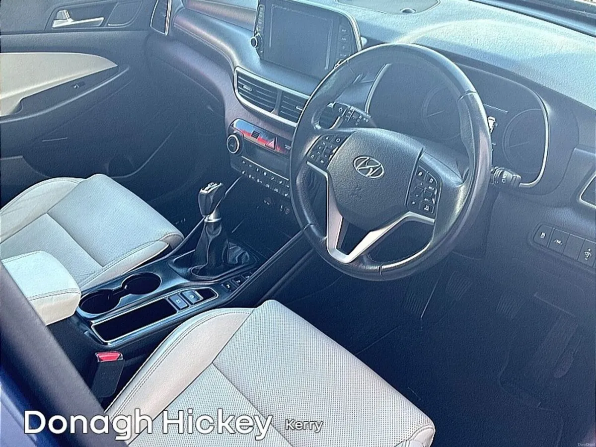 Hyundai Tucson 2WD Executive Plus - Image 5