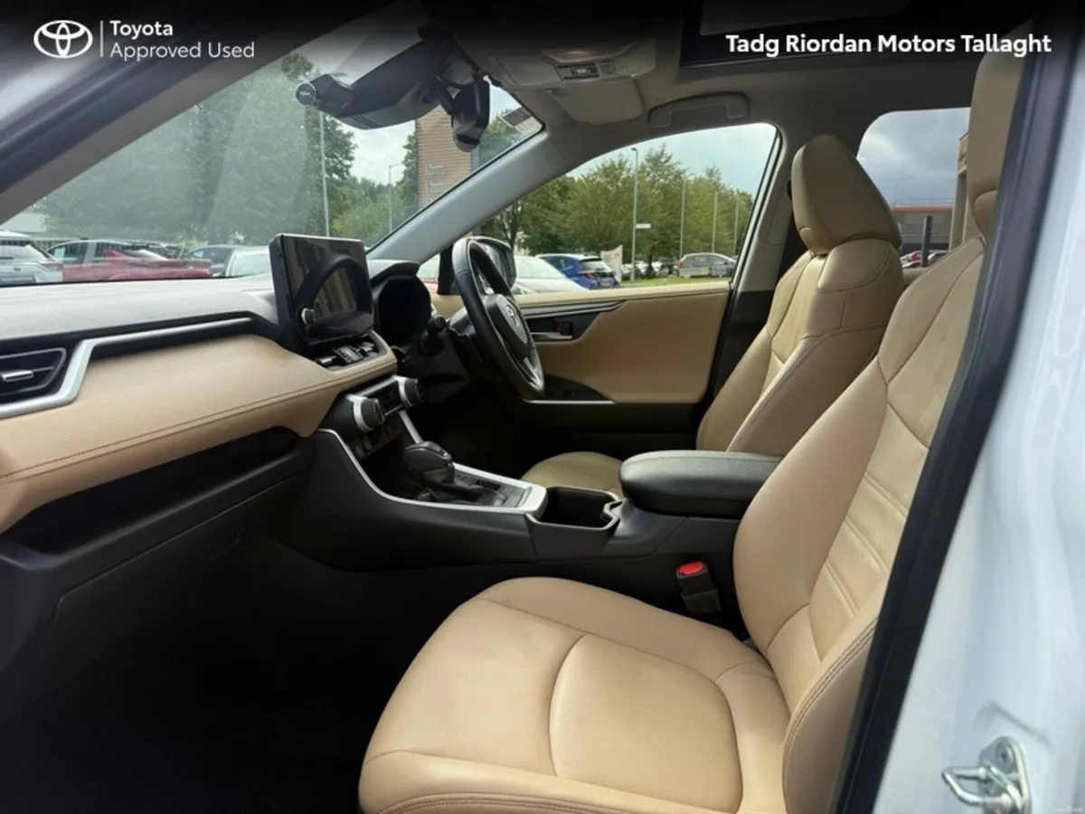 Toyota RAV4 RAV4 HYBRID PLATINUM FWD - Image 6