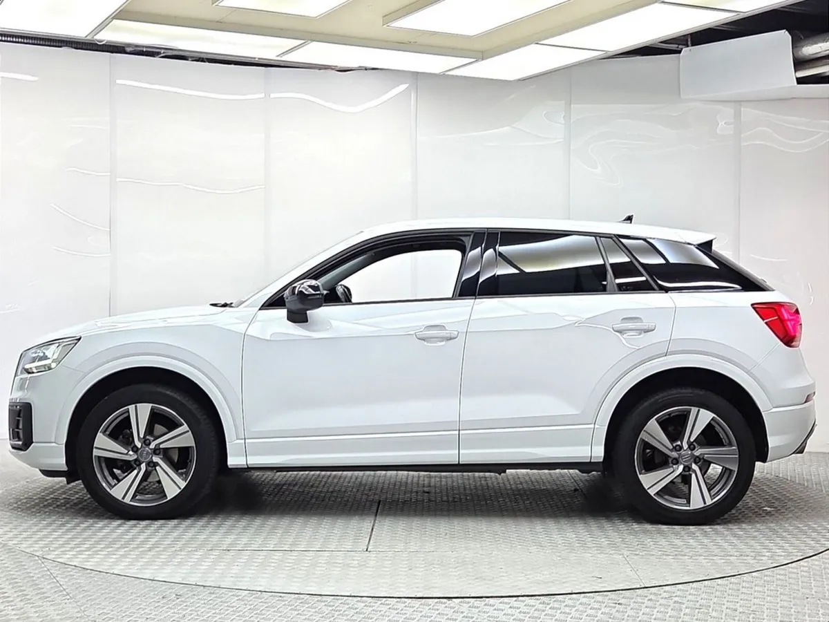 Audi Q2 1.0 TFSI Sport Black Edition Styling S-Tro - Image 5