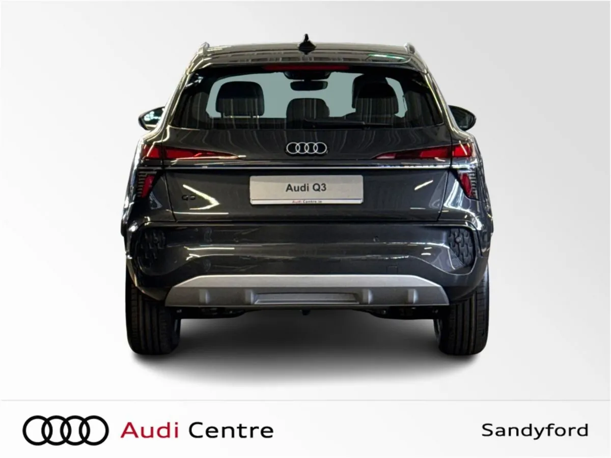 Audi Q3 E-HYBRID 270HP S-T SE - Image 4